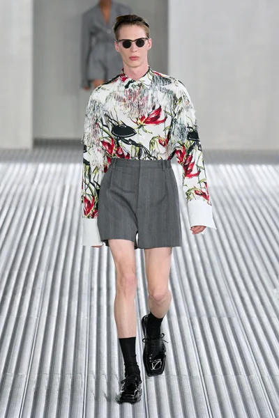 Look 44